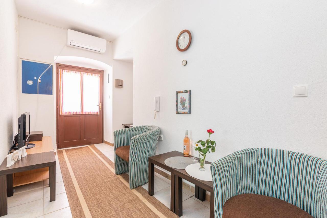 شقة Apartman Knezevic Opric المظهر الخارجي الصورة